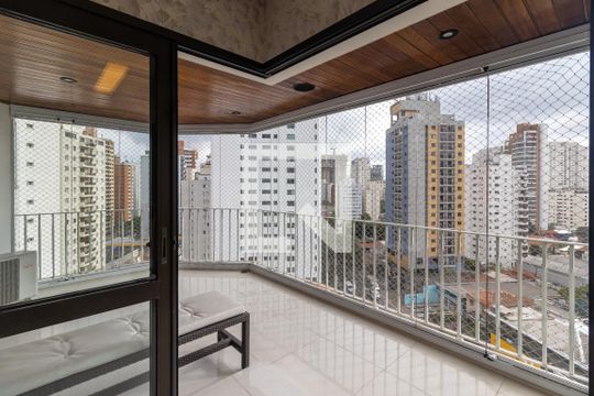 Apartamento à venda, com 187 m², 3 quartos e 3 vagas — Varanda