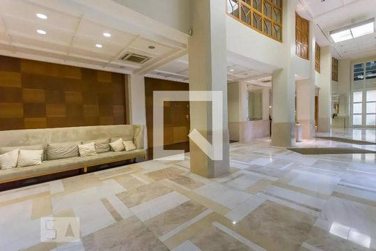 Apartamento para comprar, 1 quarto, varanda e mobiliado. Oportunidade de compra imperdível. — Hall 
