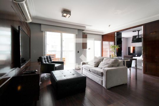 Apartamento para comprar, 1 quarto, varanda e mobiliado. Oportunidade de compra imperdível. — Sala