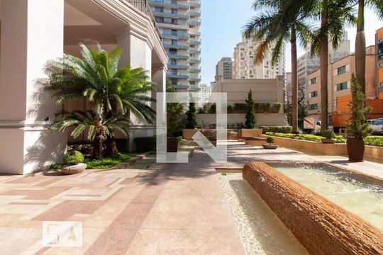 Apartamento para comprar, 1 quarto, varanda e mobiliado. Oportunidade de compra imperdível. — Entrada