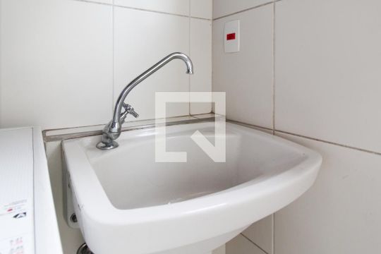 Apartamento para comprar, 1 quarto, varanda e mobiliado. Oportunidade de compra imperdível. — Área de Serviço 