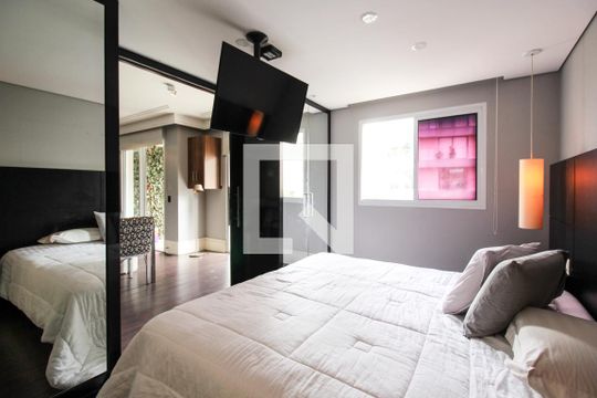 Apartamento para comprar, 1 quarto, varanda e mobiliado. Oportunidade de compra imperdível. — Suíte 