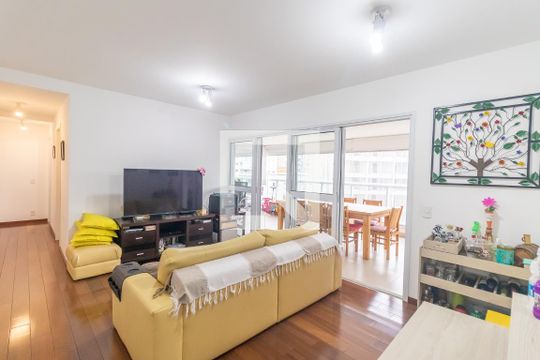 Venda de apartamento em Pinheiros com 3 quartos, varanda e piscina. Ótima oportunidade para comprar. — foto 1