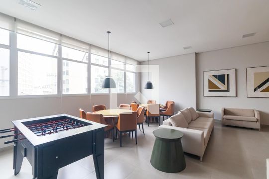 Venda de apartamento em Pinheiros com 3 quartos, varanda e piscina. Ótima oportunidade para comprar. — Sala de Jogos