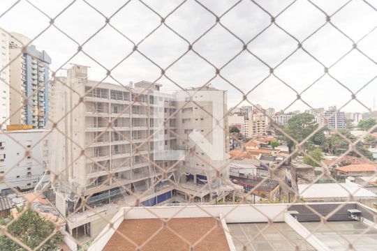 Venda de apartamento em Pinheiros com 3 quartos, varanda e piscina. Ótima oportunidade para comprar. — Vista da Varanda