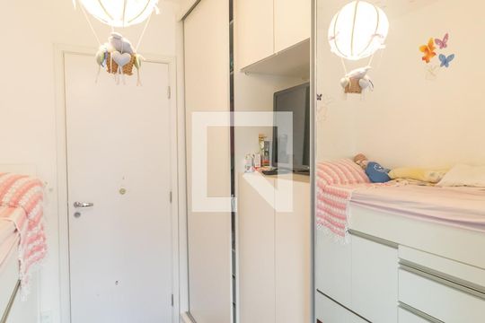 Venda de apartamento em Pinheiros com 3 quartos, varanda e piscina. Ótima oportunidade para comprar. — Quarto 1