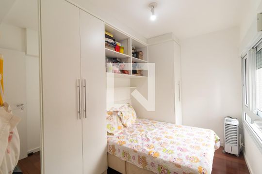 Venda de apartamento em Pinheiros com 3 quartos, varanda e piscina. Ótima oportunidade para comprar. — Quarto 2