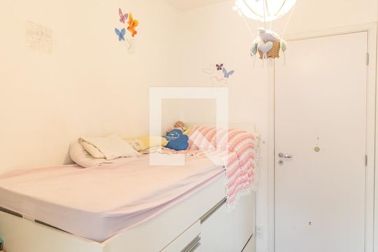 Venda de apartamento em Pinheiros com 3 quartos, varanda e piscina. Ótima oportunidade para comprar. — Quarto 1