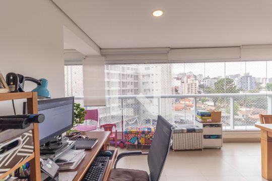 Venda de apartamento em Pinheiros com 3 quartos, varanda e piscina. Ótima oportunidade para comprar. — Vista do Quarto 1
