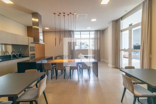 Venda de apartamento em Pinheiros com 3 quartos, varanda e piscina. Ótima oportunidade para comprar. — Espaço Gourmet