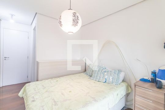 Venda de apartamento em Pinheiros com 3 quartos, varanda e piscina. Ótima oportunidade para comprar. — Suíte