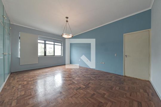 Casa no Brooklin para comprar: 3 quartos, 2 suítes, piscina no condomínio, aceita pets, jardim. — Suíte 1