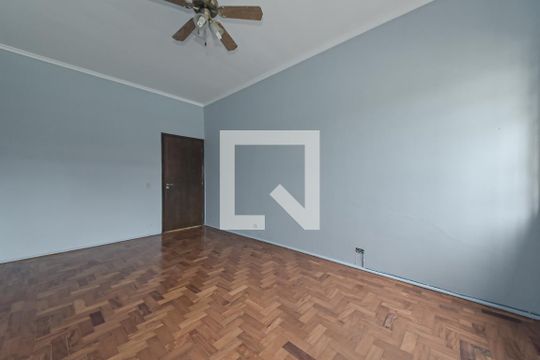 Casa no Brooklin para comprar: 3 quartos, 2 suítes, piscina no condomínio, aceita pets, jardim. — Quarto 1