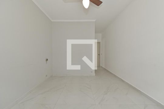 Casa no Brooklin para comprar: 3 quartos, 2 suítes, piscina no condomínio, aceita pets, jardim. — Suíte 2