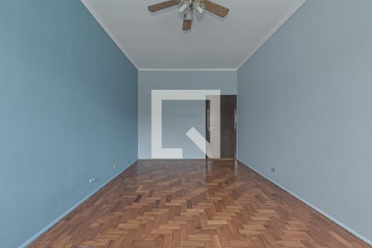 Casa no Brooklin para comprar: 3 quartos, 2 suítes, piscina no condomínio, aceita pets, jardim. — Quarto 1