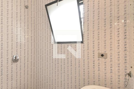 Casa no Brooklin para comprar: 3 quartos, 2 suítes, piscina no condomínio, aceita pets, jardim. — Lavabo