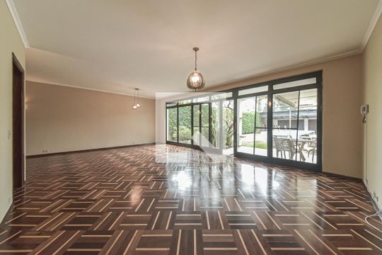 Casa no Brooklin para comprar: 3 quartos, 2 suítes, piscina no condomínio, aceita pets, jardim. — foto 1