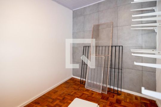 Comprar casa no Itaim Bibi, 3 quartos, aceita pets. — Quarto de Serviço