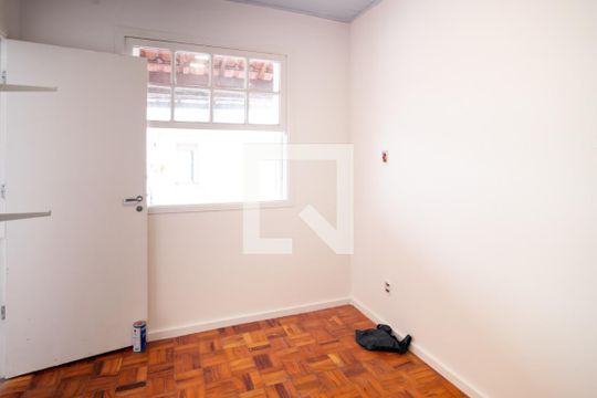 Comprar casa no Itaim Bibi, 3 quartos, aceita pets. — Quarto de Serviço