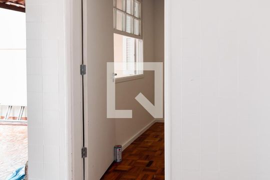 Comprar casa no Itaim Bibi, 3 quartos, aceita pets. — Área de Serviço