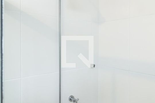 Comprar casa no Itaim Bibi, 3 quartos, aceita pets. — Banheiro Social