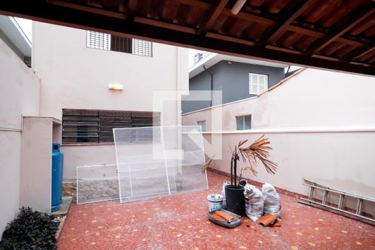 Comprar casa no Itaim Bibi, 3 quartos, aceita pets. — Área Externa
