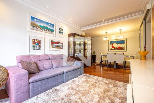Venda de apartamento no Jardim Paulista: 3 quartos, 1 suíte, varanda, aceita pets. — Sala