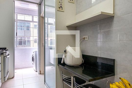 Venda de apartamento no Jardim Paulista: 3 quartos, 1 suíte, varanda, aceita pets. — Cozinha