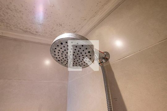 Venda de apartamento no Jardim Paulista: 3 quartos, 1 suíte, varanda, aceita pets. — Banheiro