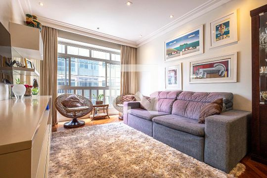 Venda de apartamento no Jardim Paulista: 3 quartos, 1 suíte, varanda, aceita pets. — Sala