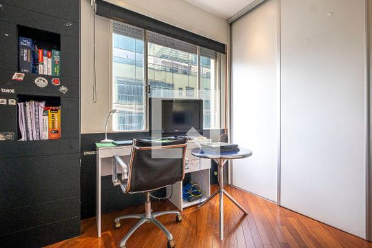 Venda de apartamento no Jardim Paulista: 3 quartos, 1 suíte, varanda, aceita pets. — Quarto 3