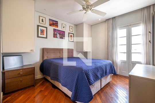 Venda de apartamento no Jardim Paulista: 3 quartos, 1 suíte, varanda, aceita pets. — Suíte