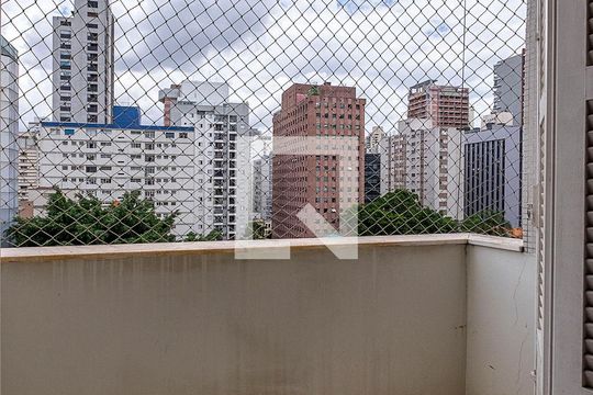 Venda de apartamento no Jardim Paulista: 3 quartos, 1 suíte, varanda, aceita pets. — Suíte - Varanda