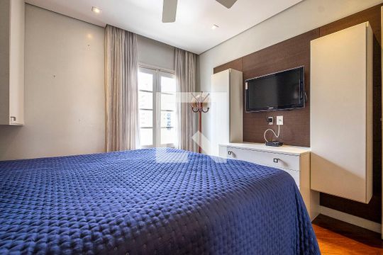 Venda de apartamento no Jardim Paulista: 3 quartos, 1 suíte, varanda, aceita pets. — Suíte