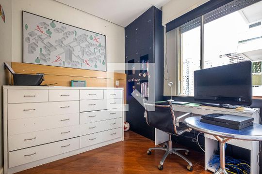 Venda de apartamento no Jardim Paulista: 3 quartos, 1 suíte, varanda, aceita pets. — Quarto 3