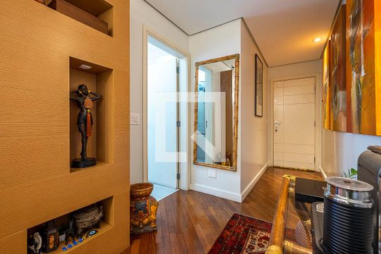 Venda de apartamento no Jardim Paulista: 3 quartos, 1 suíte, varanda, aceita pets. — Hall de entrada