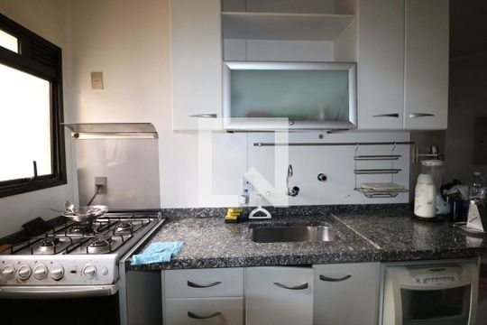Apartamento à venda com 4 quartos e churrasqueira. — Cozinha 