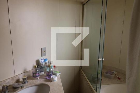 Apartamento à venda com 4 quartos e churrasqueira. — Suite do Quarto 3