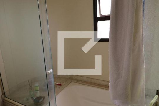 Apartamento à venda com 4 quartos e churrasqueira. — Suite do Quarto 3
