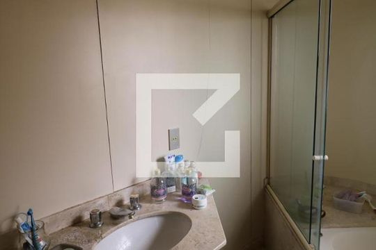 Apartamento à venda com 4 quartos e churrasqueira. — Suite do Quarto 3