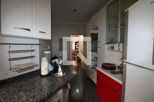 Apartamento à venda com 4 quartos e churrasqueira. — Cozinha 