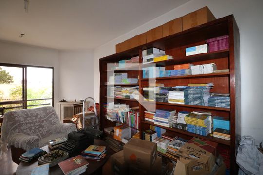 Apartamento à venda com 4 quartos e churrasqueira. — Sala