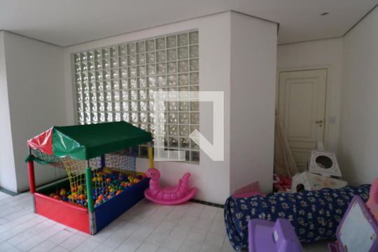 Apartamento à venda com 4 quartos e churrasqueira. — Brinquedoteca