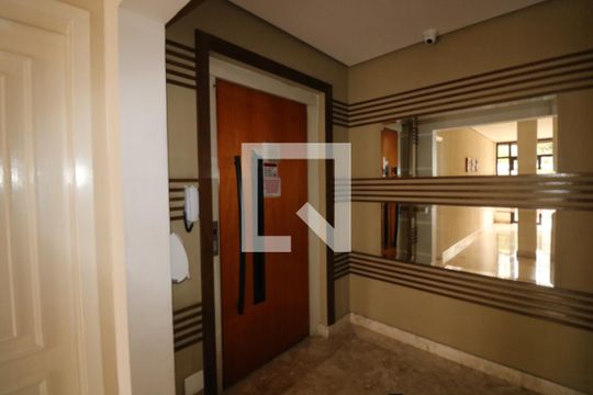 Apartamento à venda com 4 quartos e churrasqueira. — Elevadores
