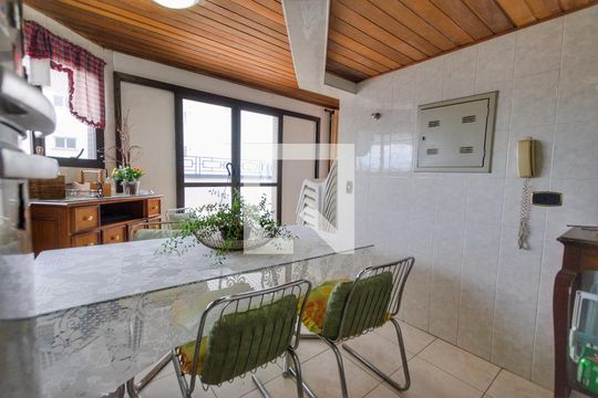 Para comprar apartamento mobiliado com 4 quartos, varanda, piscina e pet-friendly na Vila Mariana. — Cobertura - Cozinha