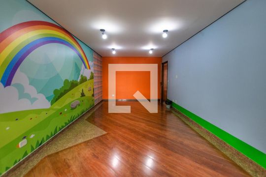 Para comprar apartamento mobiliado com 4 quartos, varanda, piscina e pet-friendly na Vila Mariana. — Área Comum - Brinquedoteca