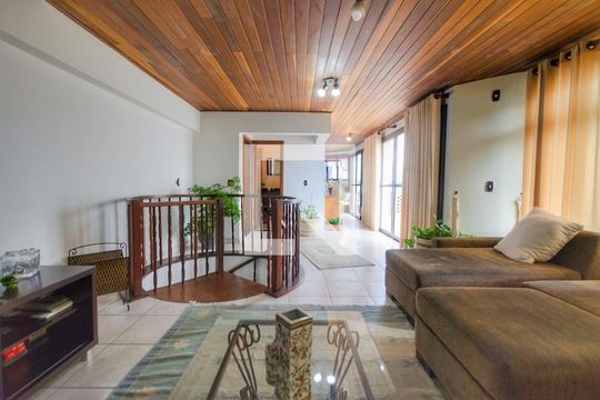 Para comprar apartamento mobiliado com 4 quartos, varanda, piscina e pet-friendly na Vila Mariana. — Cobertura - Sala de Tv