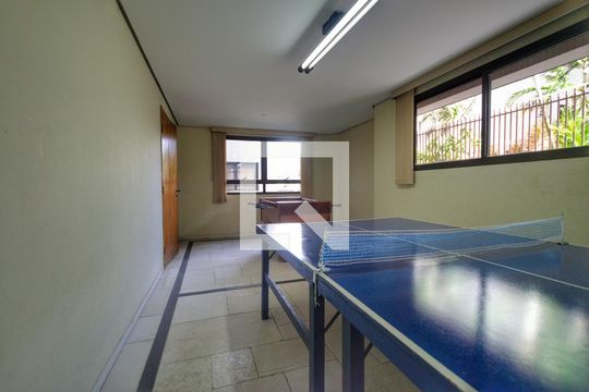 Para comprar apartamento mobiliado com 4 quartos, varanda, piscina e pet-friendly na Vila Mariana. — Área comum - Sala de jogos