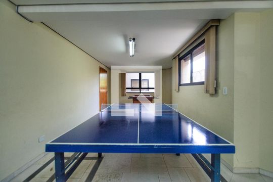 Para comprar apartamento mobiliado com 4 quartos, varanda, piscina e pet-friendly na Vila Mariana. — Área comum - Sala de jogos