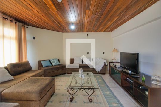 Para comprar apartamento mobiliado com 4 quartos, varanda, piscina e pet-friendly na Vila Mariana. — Cobertura - Sala de Tv